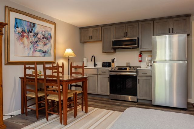 841 Cove Drive, Grantham, NH 03753