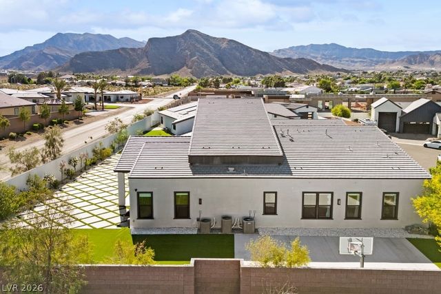 4315 North DAPPLE GRAY Road, Las Vegas, NV 89129