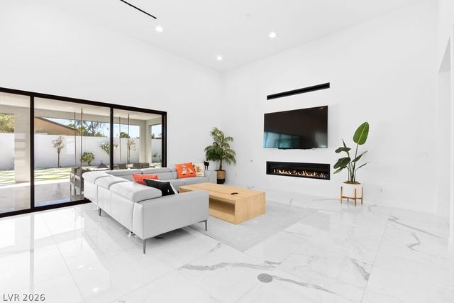4315 North DAPPLE GRAY Road, Las Vegas, NV 89129