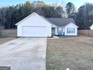 75 Canterbury Drive, Grantville, GA 30220