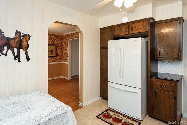 560 N 6th Street, New Hyde Park, NY 11040