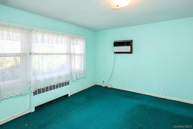 560 N 6th Street, New Hyde Park, NY 11040