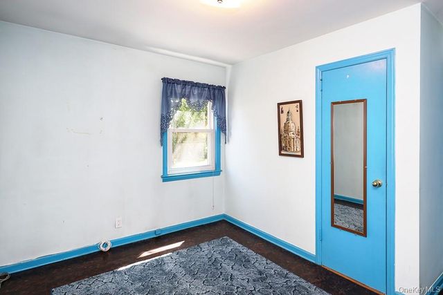 560 N 6th Street, New Hyde Park, NY 11040
