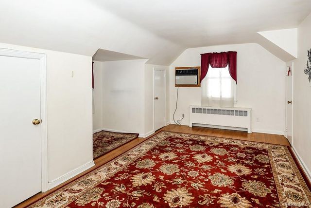560 N 6th Street, New Hyde Park, NY 11040