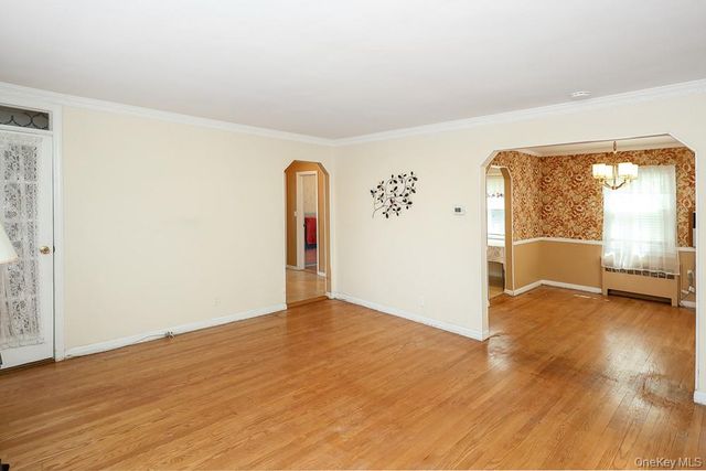 560 N 6th Street, New Hyde Park, NY 11040