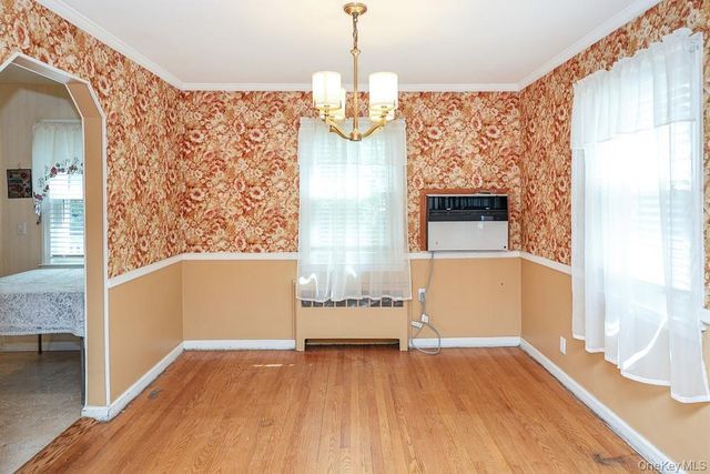 560 N 6th Street, New Hyde Park, NY 11040