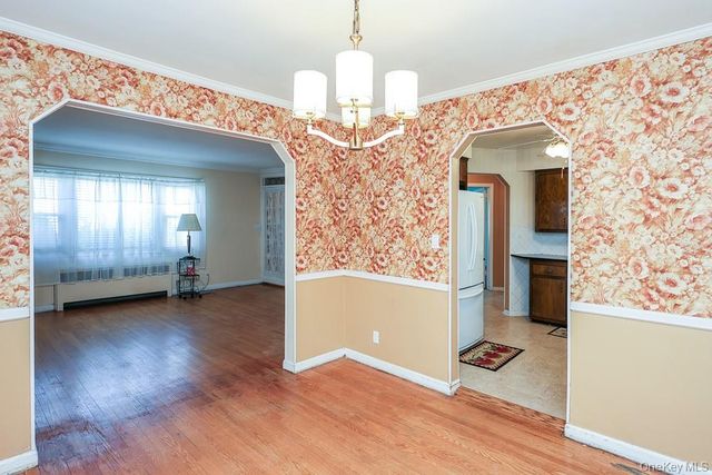 560 N 6th Street, New Hyde Park, NY 11040
