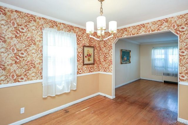 560 N 6th Street, New Hyde Park, NY 11040