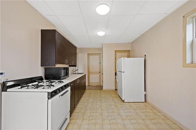 133 Glenmore Avenue, West View, PA 15229