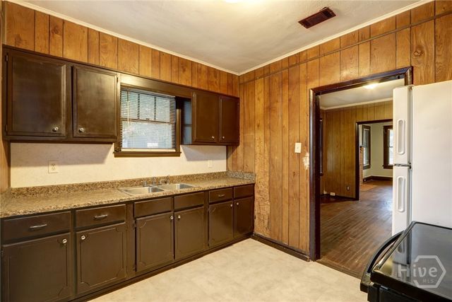 1341 E Waldburg Street, Savannah, GA 31401