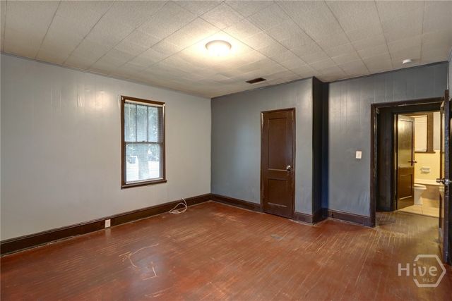 1341 E Waldburg Street, Savannah, GA 31401