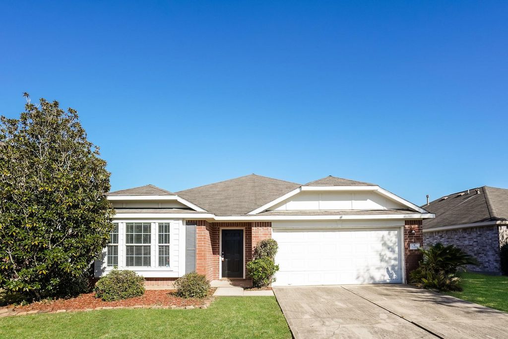 2410 Hawthorne Brook Lane, Fresno, TX 77545