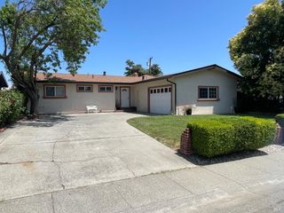 630 Sierra Dr, Dixon, CA 95620