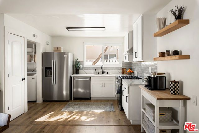 6958 Berquist Avenue, West Hills (los Angeles), CA 91307