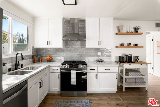 6958 Berquist Avenue, West Hills (los Angeles), CA 91307