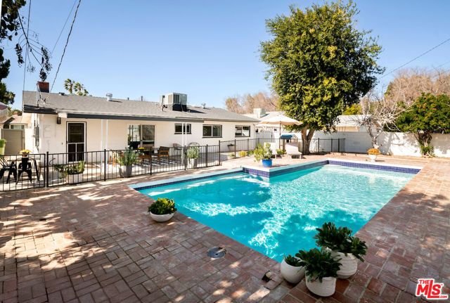 6958 Berquist Avenue, West Hills (los Angeles), CA 91307