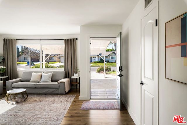 6958 Berquist Avenue, West Hills (los Angeles), CA 91307