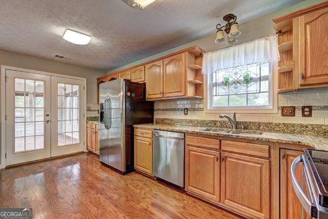604 Lexington Way, Woodstock, GA 30189