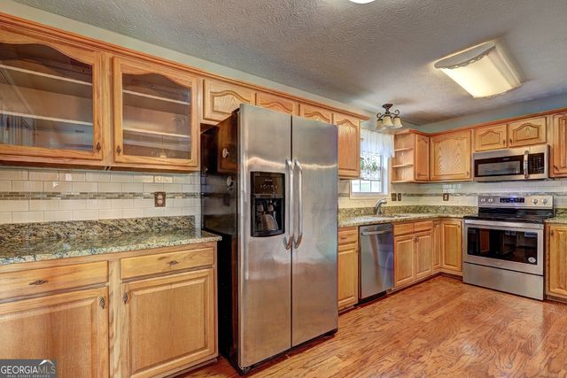 604 Lexington Way, Woodstock, GA 30189