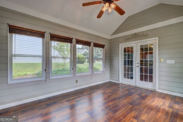 604 Lexington Way, Woodstock, GA 30189