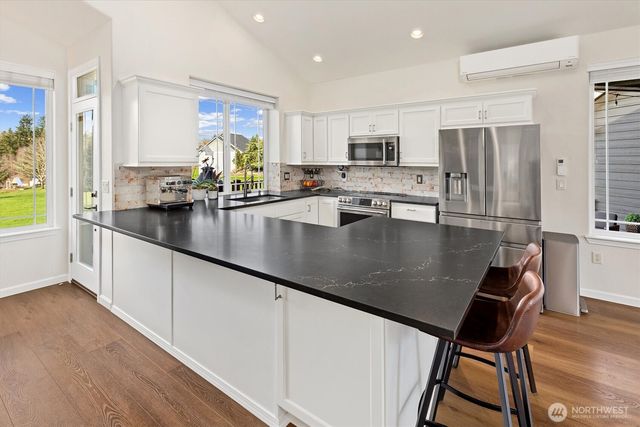 4946 Pleasant Glade Road NE, Olympia, WA 98516