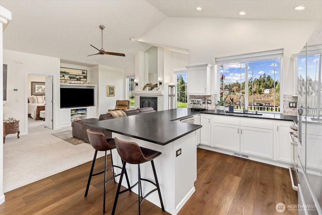 4946 Pleasant Glade Road NE, Olympia, WA 98516