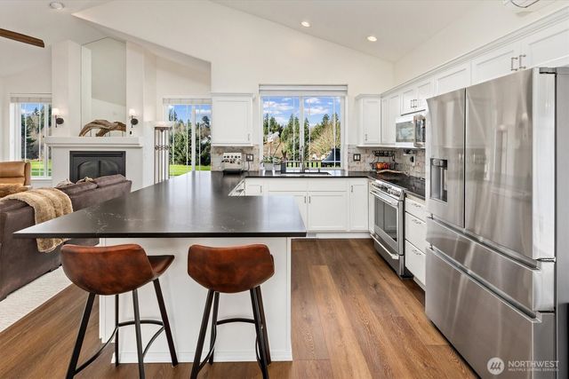 4946 Pleasant Glade Road NE, Olympia, WA 98516