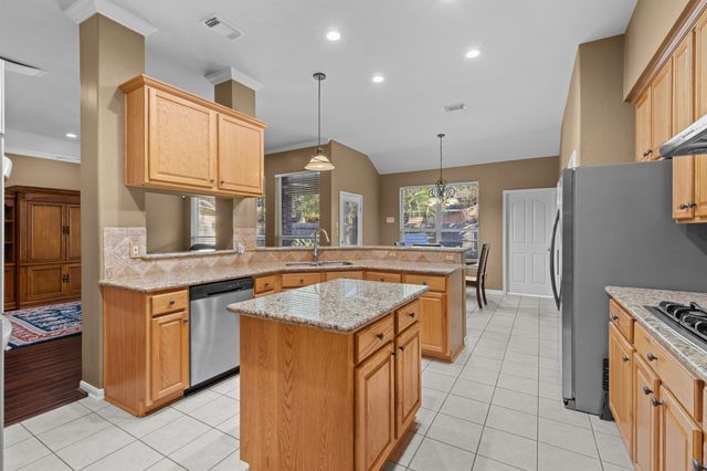 3 Belcarra Place, The Woodlands, TX 77382