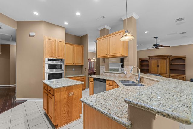 3 Belcarra Place, The Woodlands, TX 77382