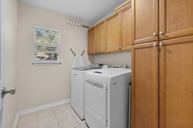 3 Belcarra Place, The Woodlands, TX 77382