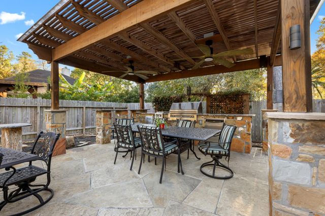 3 Belcarra Place, The Woodlands, TX 77382