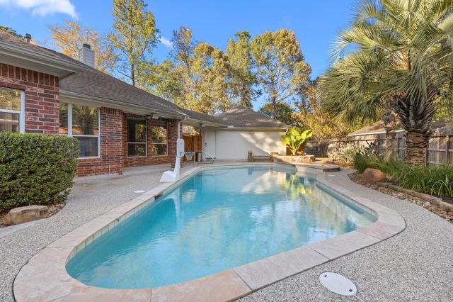 3 Belcarra Place, The Woodlands, TX 77382