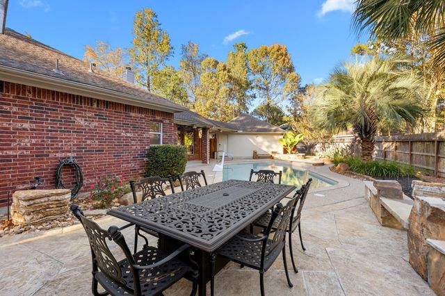 3 Belcarra Place, The Woodlands, TX 77382