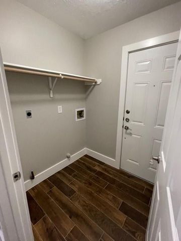 318 Old Spring Lane, Houston, TX 77015