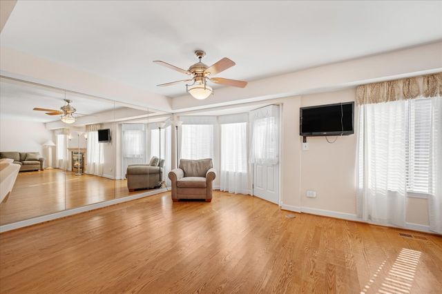 475 Sarah Court, Wood Dale, IL 60191