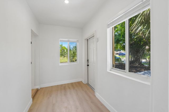 2943 NW 13th Street, Fort Lauderdale, FL 33311