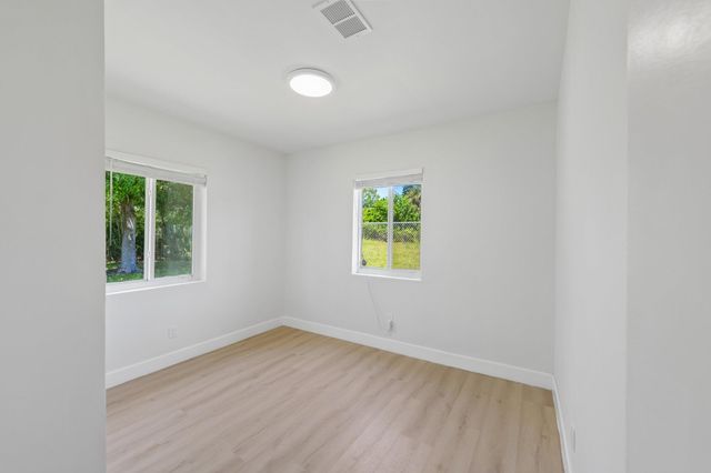 2943 NW 13th Street, Fort Lauderdale, FL 33311