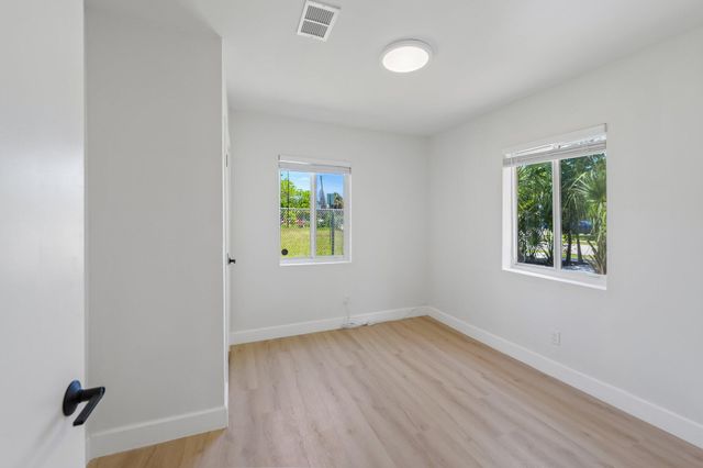 2943 NW 13th Street, Fort Lauderdale, FL 33311