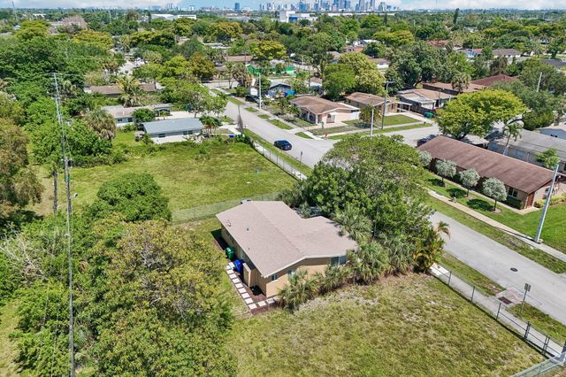 2943 NW 13th Street, Fort Lauderdale, FL 33311