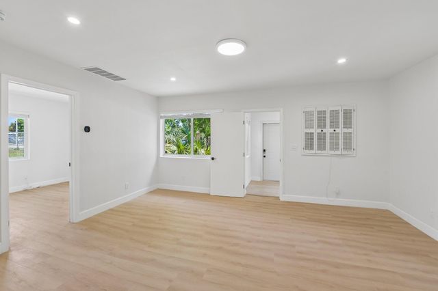 2943 NW 13th Street, Fort Lauderdale, FL 33311