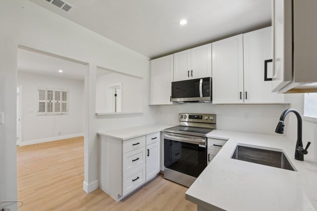 2943 NW 13th Street, Fort Lauderdale, FL 33311