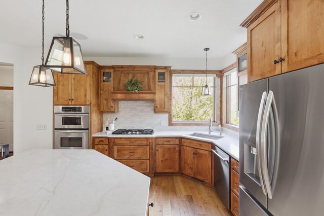 4435 Bluebell Trail S, Medina, MN 55340