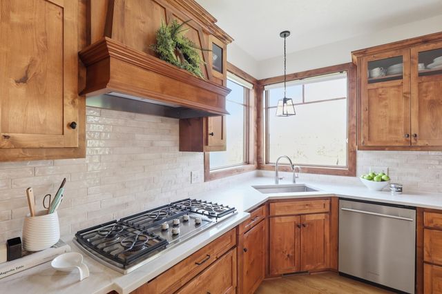 4435 Bluebell Trail S, Medina, MN 55340