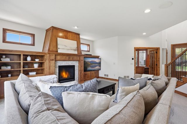 4435 Bluebell Trail S, Medina, MN 55340