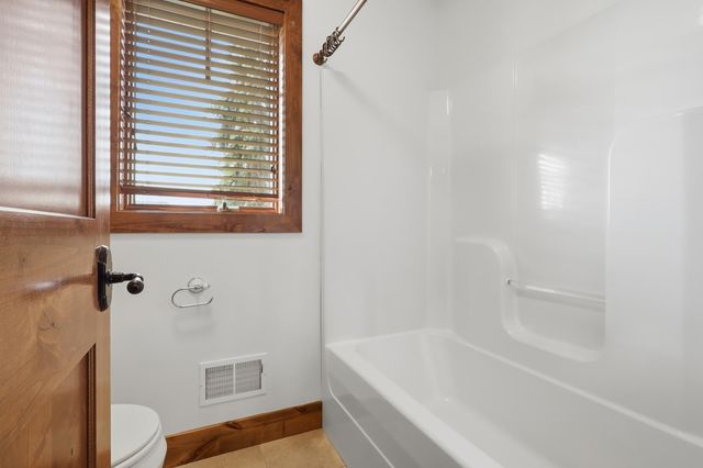 4435 Bluebell Trail S, Medina, MN 55340