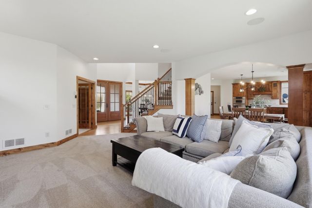 4435 Bluebell Trail S, Medina, MN 55340