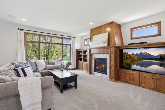 4435 Bluebell Trail S, Medina, MN 55340