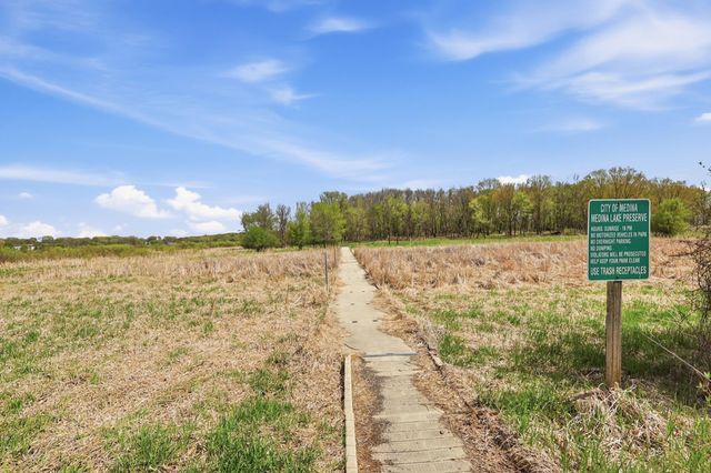 4435 Bluebell Trail S, Medina, MN 55340