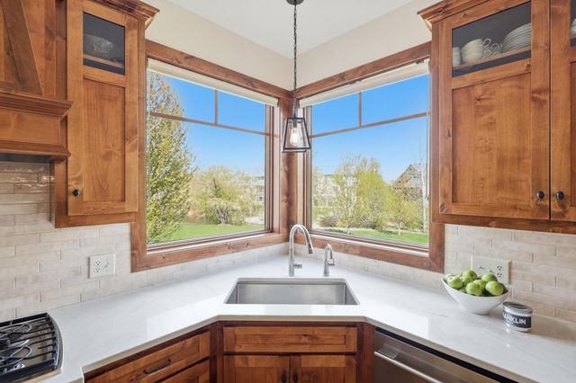 4435 Bluebell Trail S, Medina, MN 55340