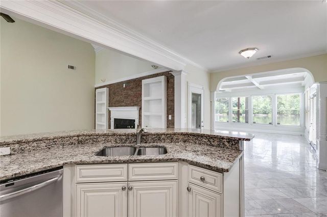 110 Pond View Point, Lagrange, GA 30240